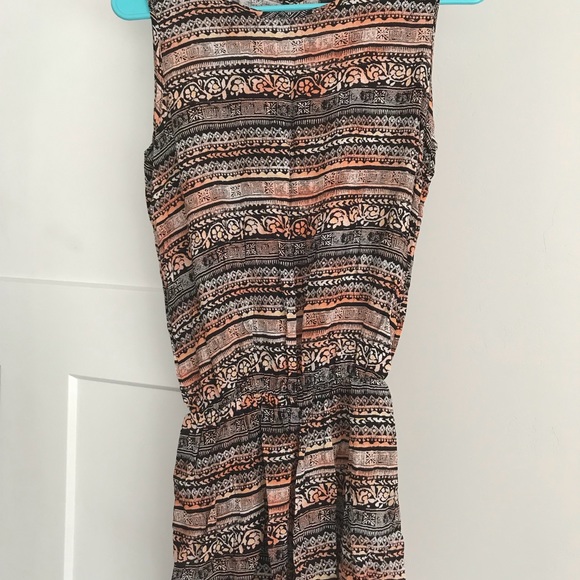 Patterned Romper - Picture 3 of 3